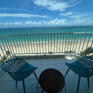 Gorgeous Ocean View 1br W/beach Acess & Pool Apartment